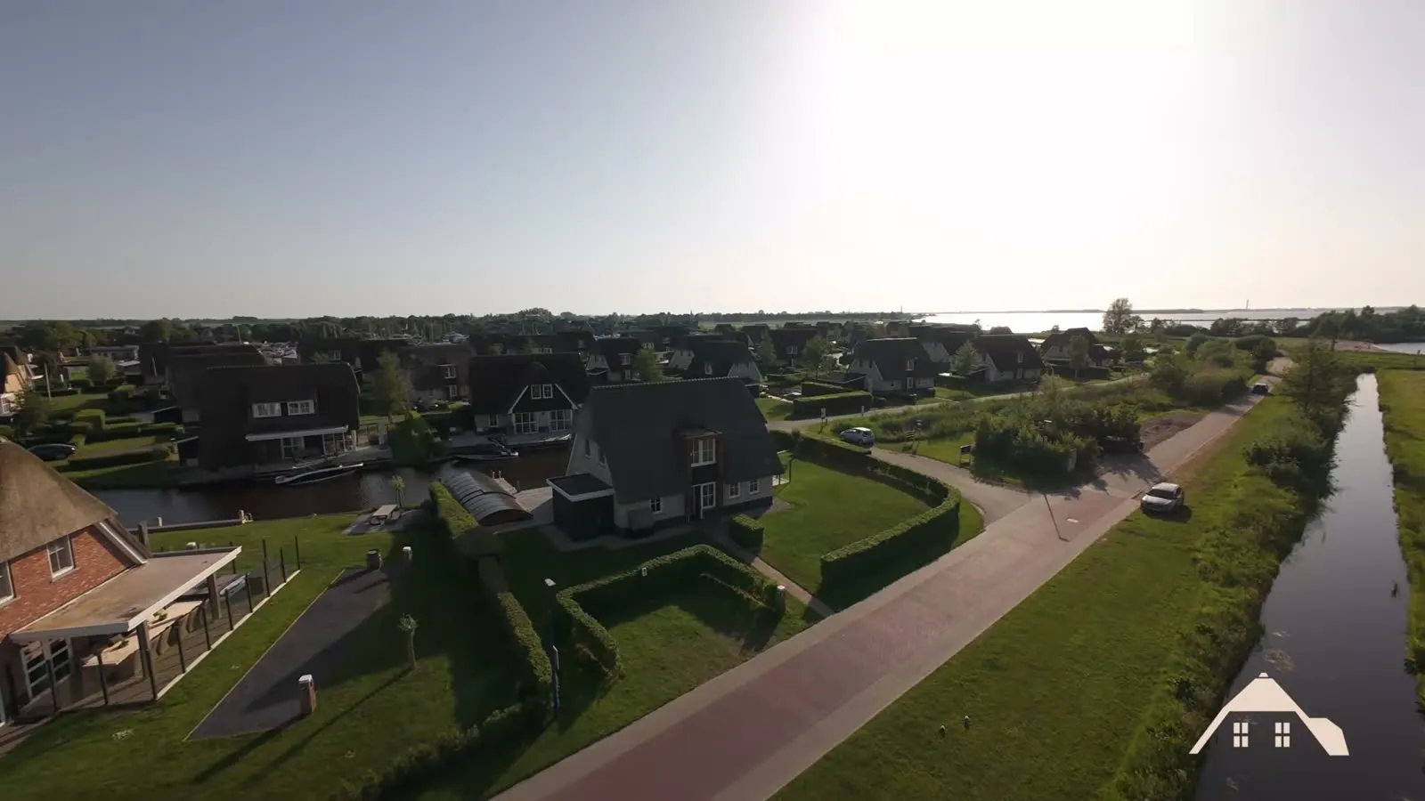 Friese Meren Villa's — brandvideo — frame 1